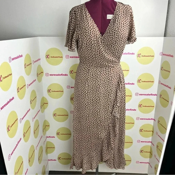 Arrays Women's Short Puff Sleeve Wrap-Style Leopard Print Dress - Picture 3 of 10